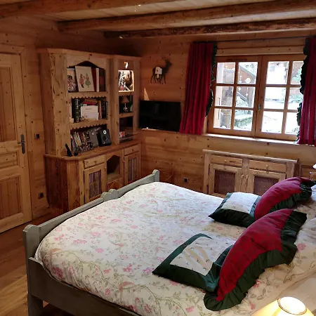 Chalet Wooden Deer 샬레 Demi-Quartier